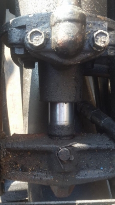 กระบอกดัมพ์พร้อมขา