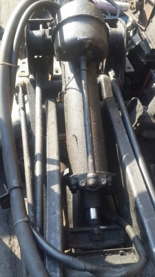 กระบอกดัมพ์พร้อมขา