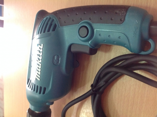 ขายสว่าน makita 3 หุน สภาพสวยมาก ขายสว่าน makita 3 หุน สภาพสวยมาก