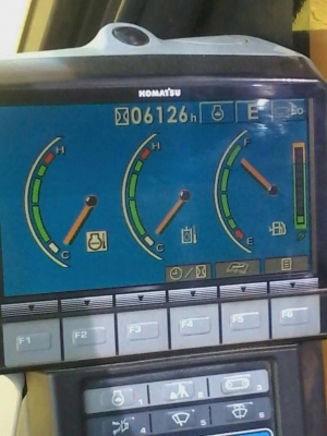 KOMATSU PC 200-8 รถสวยจัดครับ ทำงาน 6,126 ชม. เครื่องแน่นแรงดีไม่มีเยิ้ม ระบบไฟฟ้าหน้าจอครบไม่มีปัญหา ภายนอกบอดี้สวยเดิมดีมากครับ เอวแน่นดี บูมอาร์มสวย ช่วงล่างเต็มดีประมาณ 80\% เอกสารเล่มทะเบียนครบ ราคาต่อรองได้ครับ