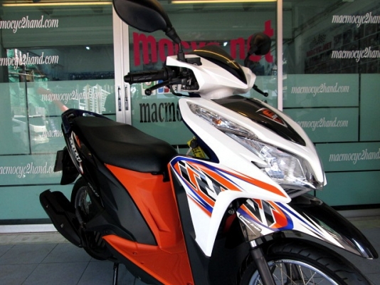 click 125 i สีขาวดำ รุ่น คอมบายเบลก รถเดือน กันยายน ปี 2556 ไมล์ 5 พันโล สภาพสวย ของแถม 3 รายการ 32900