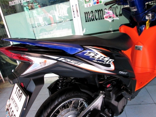 click 125 i สีขาวดำ รุ่น คอมบายเบลก รถเดือน กันยายน ปี 2556 ไมล์ 5 พันโล สภาพสวย ของแถม 3 รายการ 32900 click 125 i สีขาวดำ รุ่น คอมบายเบลก รถเดือน กันยายน ปี 2556 ไมล์ 5 พันโล สภาพสวย ของแถม 3 รายการ 32900