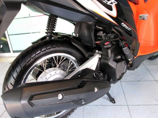 click 125 i สีขาวดำ รุ่น คอมบายเบลก รถเดือน กันยายน ปี 2556 ไมล์ 5 พันโล สภาพสวย ของแถม 3 รายการ 32900 click 125 i สีขาวดำ รุ่น คอมบายเบลก รถเดือน กันยายน ปี 2556 ไมล์ 5 พันโล สภาพสวย ของแถม 3 รายการ 32900