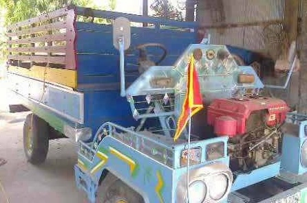 ขายด่วน รถอีแต๋น 4 ล้อ เครื่องยนต์ ET11 แรง เครื่องแรงดี ใช้งานคล่อง กระบะคอกไม้อย่างดีพร้อมบรรทุกหนักได้เลย ช่วงล่างชุดเฟืองท้ายของนิสสันแน่นดีมาก ยางสภาพดี 60\% พร้อมใช้งานได้เลย ราคาต่อรองได้ครับ