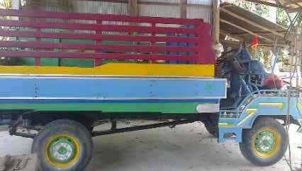 ขายด่วน รถอีแต๋น 4 ล้อ เครื่องยนต์ ET11 แรง เครื่องแรงดี ใช้งานคล่อง กระบะคอกไม้อย่างดีพร้อมบรรทุกหนักได้เลย ช่วงล่างชุดเฟืองท้ายของนิสสันแน่นดีมาก ยางสภาพดี 60\% พร้อมใช้งานได้เลย ราคาต่อรองได้ครับ