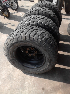 265/70R17 แม๊ก เบ้ดเล่ พร้อมยาง BF Goodrich  MUD -Terrain T/A  ชุด 4  ล้อ  ปี 2012  TEL.081-427-3941