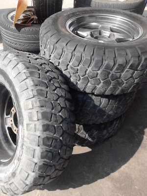 265/70R17 แม๊ก เบ้ดเล่ พร้อมยาง BF Goodrich  MUD -Terrain T/A  ชุด 4  ล้อ  ปี 2012  TEL.081-427-3941