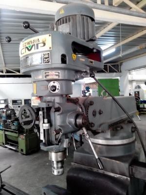 ขายมิลลิ่ง ใต้หวัน 2 ตัว M4 ออโต้ 2 แกน มีลิเนี่ย เครื่องยังใหม่ สภาพดี สวย เงียบดี ต่อรองได้จ้า