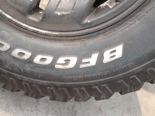 31X10.50R15  BF Goodrich พร้อมแม๊ก 6 รู  มี 1 ล้อ TEL.081-427-3941