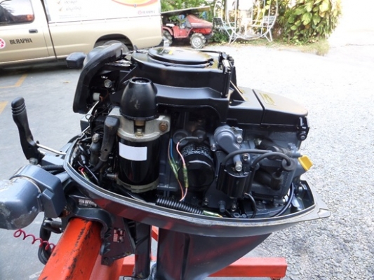 เครื่องเรือYAMAHA 9.9 แรง 4 จังหวะ สภาพสวยพร้อมใช้