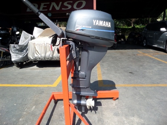เครื่องเรือYAMAHA 9.9 แรง 4 จังหวะ สภาพสวยพร้อมใช้