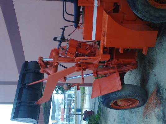 ขายรถตักขนาดกลางราคา 280000 บาท