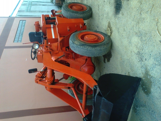 ขายรถตักขนาดกลางราคา 280000 บาท