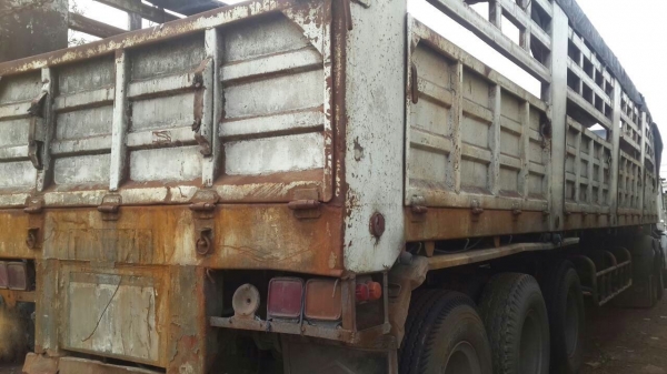 ขายพนัส 3 เพลา. ปี 46  ( มีขาย 4 หาง )   สนใจติดต่อ  081 - 6079515