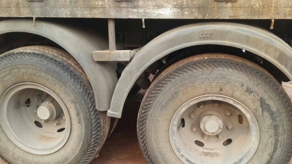 ขายพนัส 3 เพลา. ปี 46  ( มีขาย 4 หาง )   สนใจติดต่อ  081 - 6079515