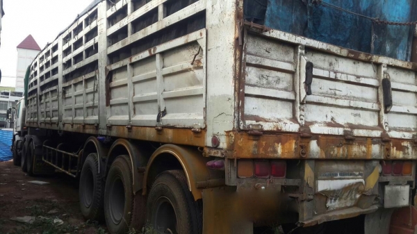 ขายพนัส 3 เพลา. ปี 46  ( มีขาย 4 หาง )   สนใจติดต่อ  081 - 6079515