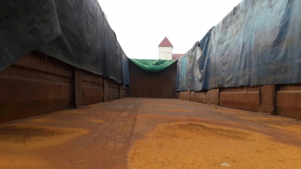 ขายพนัส 3 เพลา. ปี 46  ( มีขาย 4 หาง )   สนใจติดต่อ  081 - 6079515