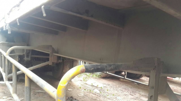 ขายพนัส 3 เพลา. ปี 46  ( มีขาย 4 หาง )   สนใจติดต่อ  081 - 6079515