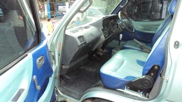 ขายรถตู้