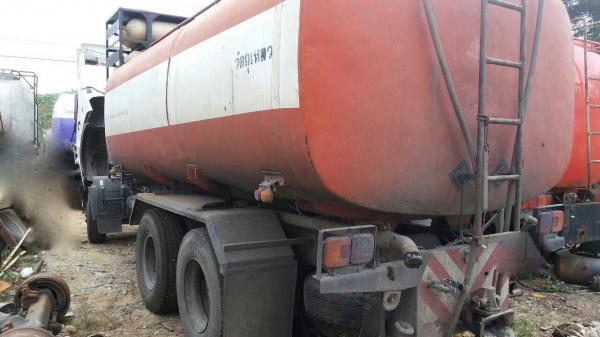 รถฮีโน่ 10 ล้อ บรรทุกน้ำมันพืช 260 แรงม้า. ( ปี 53 - 54 ) , ( มีขาย 2 คัน. )   สนใจติดต่อ  081 - 6079515