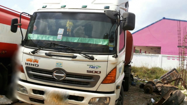 รถฮีโน่ 10 ล้อ บรรทุกน้ำมันพืช 260 แรงม้า. ( ปี 53 - 54 ) , ( มีขาย 2 คัน. )   สนใจติดต่อ  081 - 6079515