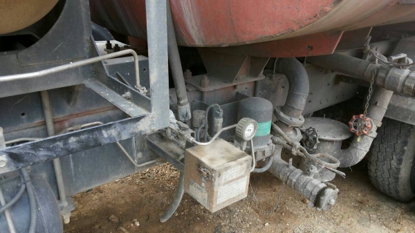 รถฮีโน่ 10 ล้อ บรรทุกน้ำมันพืช 260 แรงม้า. ( ปี 53 - 54 ) , ( มีขาย 2 คัน. )   สนใจติดต่อ  081 - 6079515