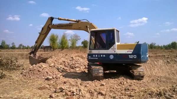 ขายแบคโฮ KOMATSU PC120-5 สภาพใช้งานอยู่ทุกวัน ไฟฟ้าครบ ใส่ปั้ม K3V มีแอร์ เอกสารใบซื้อขาย ราคาต่อรองได้ครับ