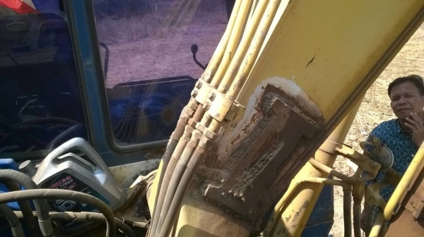 ขายแบคโฮ KOMATSU PC120-5 สภาพใช้งานอยู่ทุกวัน ไฟฟ้าครบ ใส่ปั้ม K3V มีแอร์ เอกสารใบซื้อขาย ราคาต่อรองได้ครับ