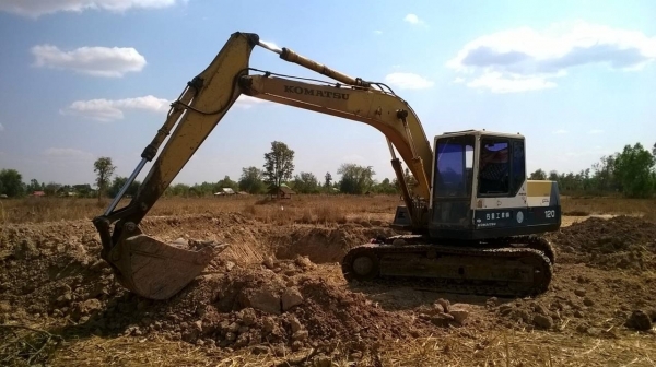 ขายแบคโฮ KOMATSU PC120-5 สภาพใช้งานอยู่ทุกวัน ไฟฟ้าครบ ใส่ปั้ม K3V มีแอร์ เอกสารใบซื้อขาย ราคาต่อรองได้ครับ