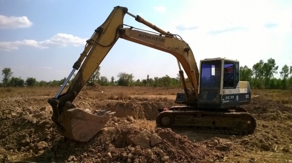 ขายแบคโฮ KOMATSU PC120-5 สภาพใช้งานอยู่ทุกวัน ไฟฟ้าครบ ใส่ปั้ม K3V มีแอร์ เอกสารใบซื้อขาย ราคาต่อรองได้ครับ