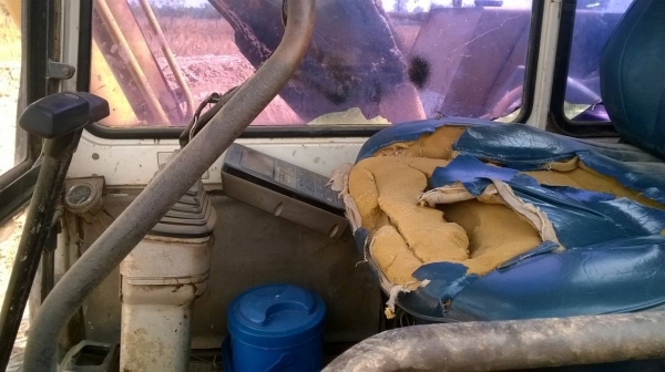 ขายแบคโฮ KOMATSU PC120-5 สภาพใช้งานอยู่ทุกวัน ไฟฟ้าครบ ใส่ปั้ม K3V มีแอร์ เอกสารใบซื้อขาย ราคาต่อรองได้ครับ