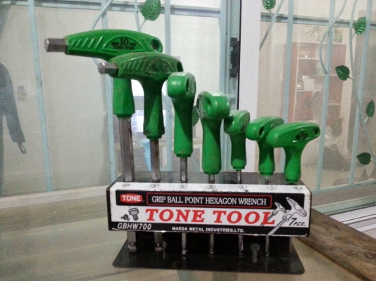 ขาย ชุดสว่านไร้สาย Bosch พร้อมของแถม