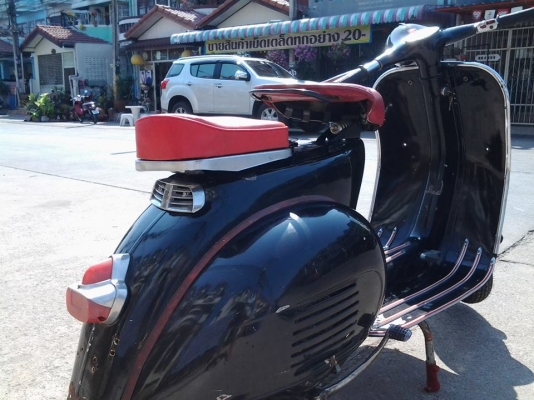 ขาย vespa 64 อินเดีย สีดำเบะแดง ล้อ 10 นิ้ว สภาพพร้อมขับ ราคา 34500 บาท สนใจติดต่อ 0826336557 โป้ง รับเทรินทุกรุ่นครับ