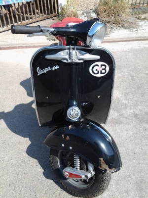 ขาย vespa 64 อินเดีย สีดำเบะแดง ล้อ 10 นิ้ว สภาพพร้อมขับ ราคา 34500 บาท สนใจติดต่อ 0826336557 โป้ง รับเทรินทุกรุ่นครับ