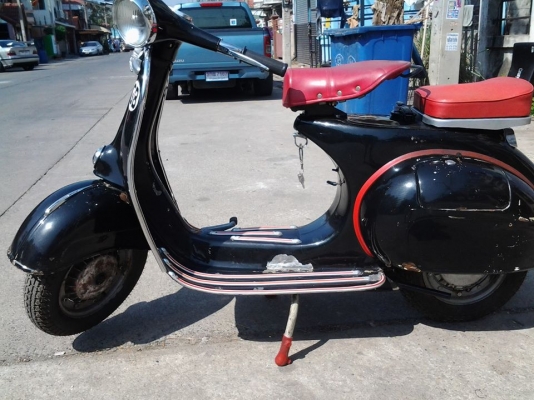 ขาย vespa 64 อินเดีย สีดำเบะแดง ล้อ 10 นิ้ว สภาพพร้อมขับ ราคา 34500 บาท สนใจติดต่อ 0826336557 โป้ง รับเทรินทุกรุ่นครับ