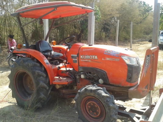 คูโบต้าL3608ใบมีดโรตารีพร้อมเล่มทะเบียน265000ซื้อรถวันนี้รับLCD TVไปเลยครับยังไม่พอเรายังเติมน้ำมันรถไถให้เต็มถังครับ