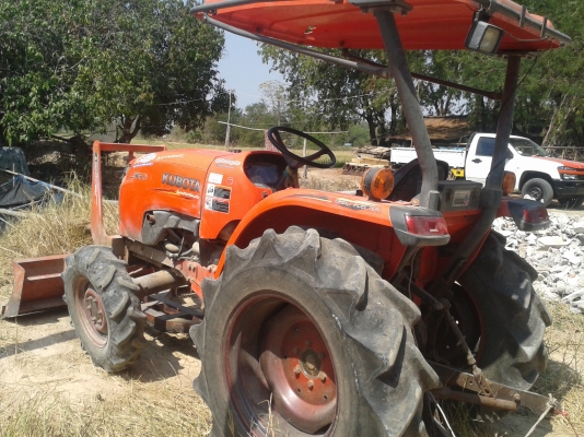 คูโบต้าL3608ใบมีดโรตารีพร้อมเล่มทะเบียน265000ซื้อรถวันนี้รับLCD TVไปเลยครับยังไม่พอเรายังเติมน้ำมันรถไถให้เต็มถังครับ