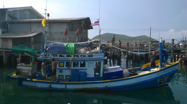 เรือประมง 6 วา 2 เครื่อง Isuzu D400 ***** ยกเลิกการขาย***** เรือประมง 6 วา 2 เครื่อง Isuzu D400 ***** ยกเลิกการขาย*****