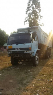 สิบล้อ ร๊อคกี้ 175