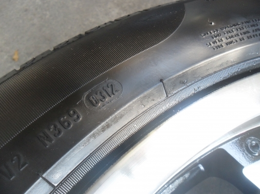 ล้อแม็ก 18นิ้ว 6รู พร้อมยาง สวยๆ 4 ล้อ ราคา 9800 บาท