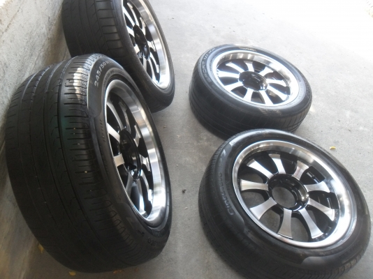 ล้อแม็ก 18นิ้ว 6รู พร้อมยาง สวยๆ 4 ล้อ ราคา 9800 บาท