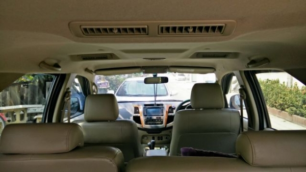 TOYOTA FORTUNER 3.0V(รุ่นท๊อปสุด) ขับ4WD 2011 NAVI เกียร์ออโต้ดีเซล สีขาวสะอาดตา