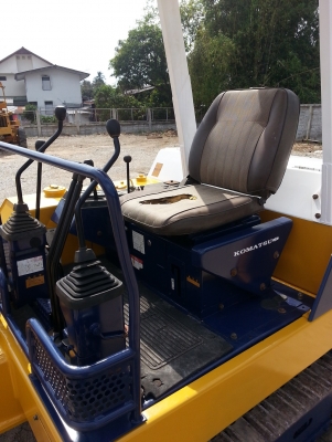 ราคาพิเศษ KOMATSU PC 30 รุ่น6 เก่าญี่ปุ่น สวยๆ 086-348-2188 พง