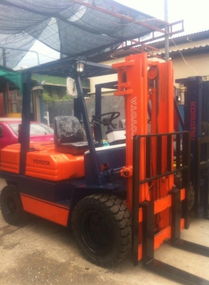 ขายด่วนน!! TOYOTA รุ่น 5 FD30 เสา 3 เมตร เกียร์ Auto