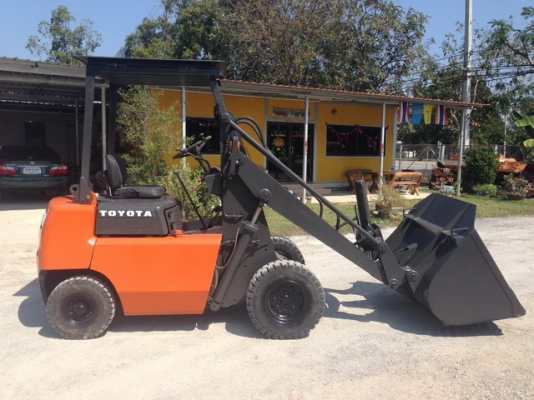 รถตักล้อยาง TOYOTA SG10 เก่าญี่ปุ่น ราคาถูก 090-986-2521 อ๊อบ