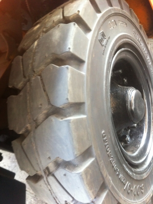 ขายด่วนน!! TOYOTA รุ่น 7 FD25 เสาเข้าตู้ 3 เมตร เกียร์ Manual มี Side shift