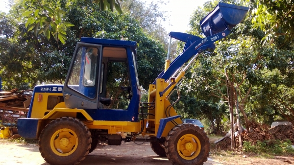 ขายถูกรถตัก  เอวอ่อน  4x4