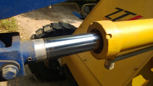 ขายถูกรถตัก  เอวอ่อน  4x4