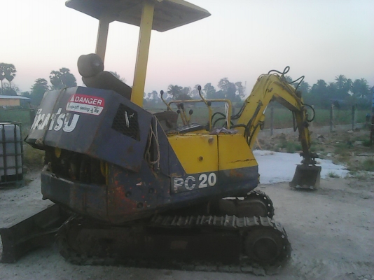 ขายแบ็คโฮ  KOMATSU   PC20-6 พร้อมใช้งาน