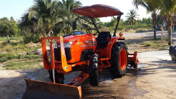 ***ขายแล้วครับขอบคุณ Truck2hand ขายรถไถ2เพลาสวยๆ KUBOTA L3608 4WD เครื่องเดิม ปั้มเดิม เกียร์เดิม ท้ายเดิมๆ แน่นๆ ใช้งาน1,6xx ชั่วโมง เครื่องแน่น36แรง3สูบ ปั้มแรง เกียร์ไม่หอน ช่วงล่างแน่น ท้ายดี ไม่แตก ไม่ร้าว ระบบไฮดรอลิกส์ใช้งานปกติ ไม่รั่วไม่ซึม 4WDใช ***ขายแล้วครับขอบคุณ Truck2hand ขายรถไถ2เพลาสวยๆ KUBOTA L3608 4WD เครื่องเดิม ปั้มเดิม เกียร์เดิม ท้ายเดิมๆ แน่นๆ ใช้งาน1,6xx ชั่วโมง เครื่องแน่น36แรง3สูบ ปั้มแรง เกียร์ไม่หอน ช่วงล่างแน่น ท้ายดี ไม่แตก ไม่ร้าว ระบบไฮดรอลิกส์ใช้งานปกติ ไม่รั่วไม่ซึม 4WDใช